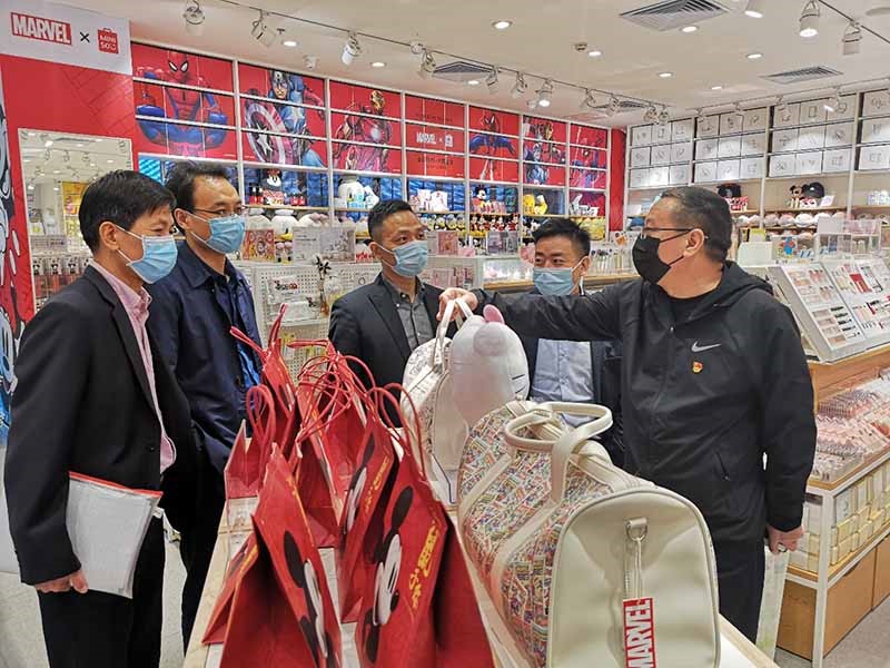 國家稅務(wù)總局駐廣州特派辦特派員韓月朝調(diào)研名創(chuàng)優(yōu)品復(fù)工復(fù)產(chǎn)工作