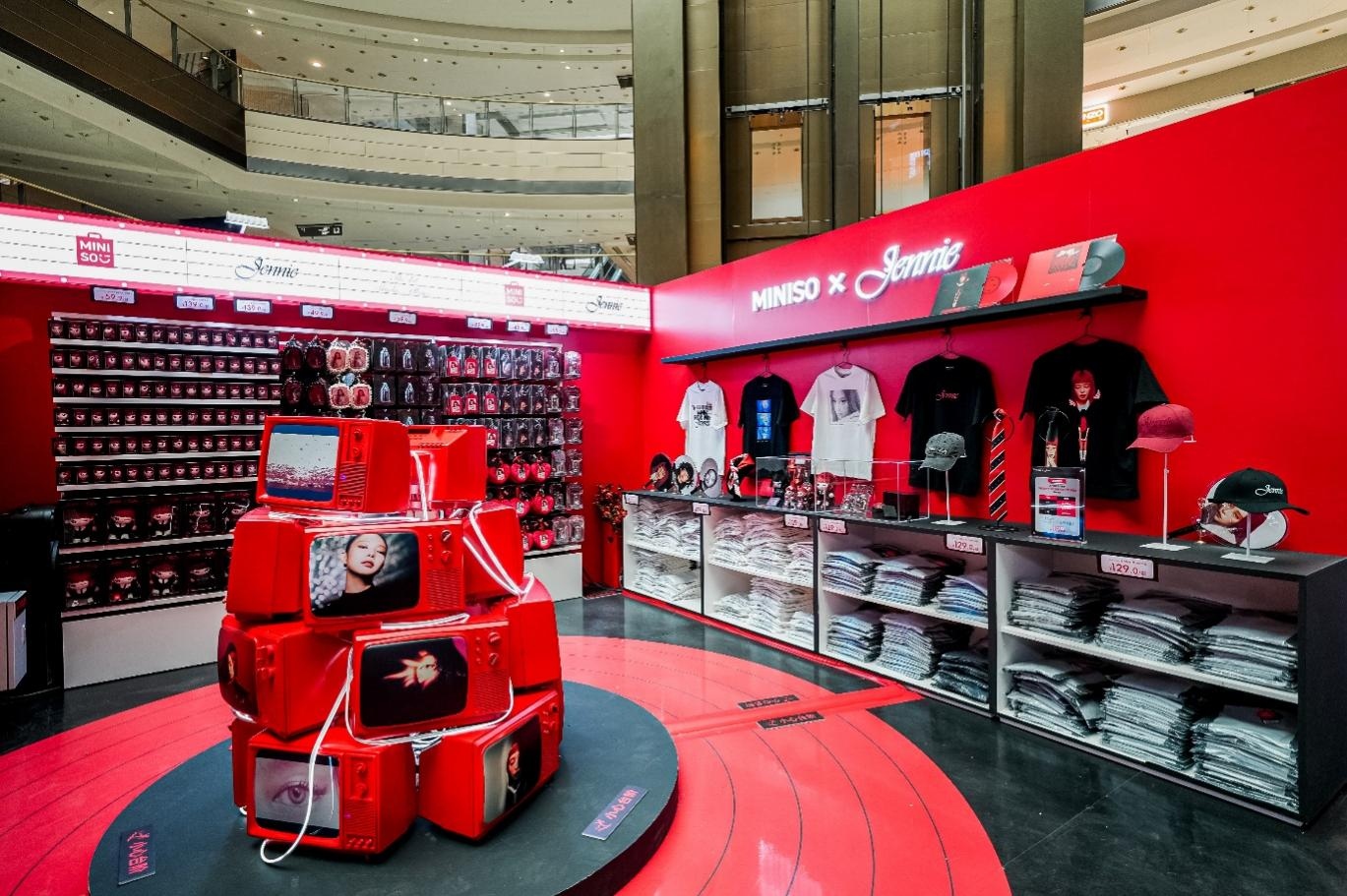 引爆興趣消費(fèi)，MINISO×JENNIE 聯(lián)名快閃首日業(yè)績突破220萬