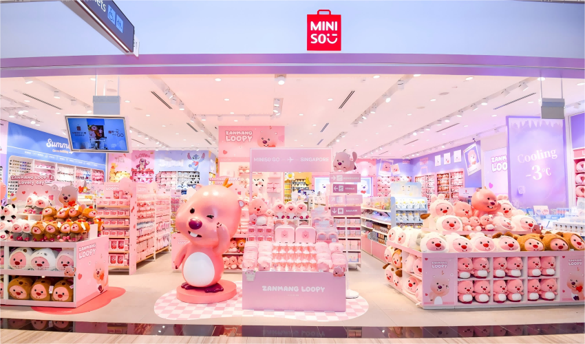 名創優品Zanmang Loopy主題店海外首發，首站落地新加坡樟宜機場